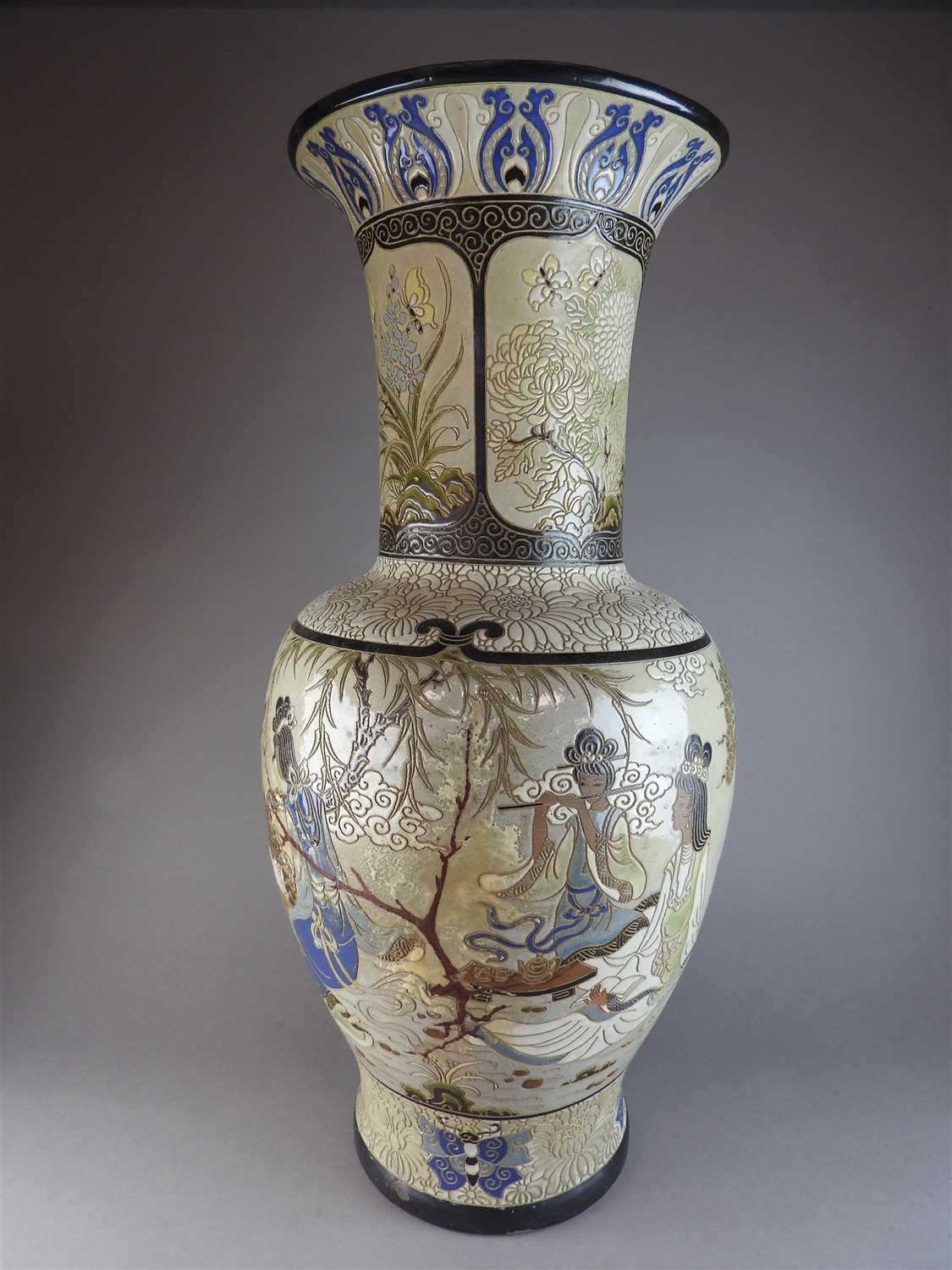Lot 499 - A large Vietnamese Dona factory earthenware...