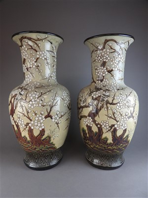 Lot 499 - A large Vietnamese Dona factory earthenware...