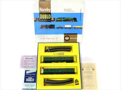 Lot 573 - Hornby Dublo 2050 Suburban Electric Train Set
