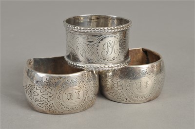 Lot 25 - A small collection of silver and plated