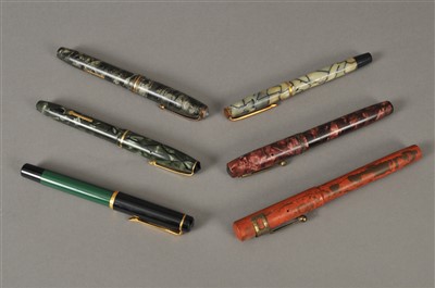 Lot 39 - A collection of fountain pens