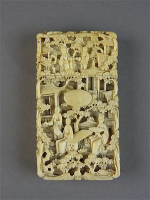 Lot 6 - A Chinese Canton ivory card case, Qing Dynasty,...