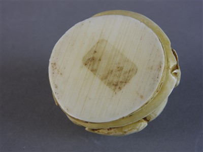 Lot 122 - A Chinese string of coral beads, Qing Dynasty,...