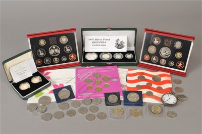 Lot 68 - An assorted collection of coinage