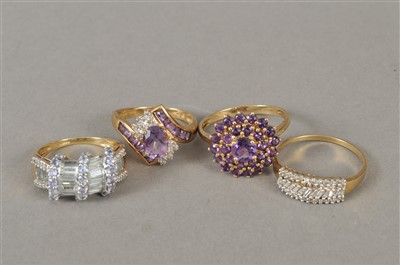 Lot 63 - A collection of rings