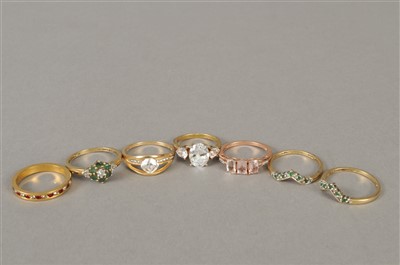 Lot 44 - A collection of rings
