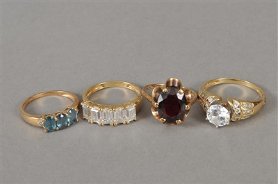 Lot 64 - A collection of rings