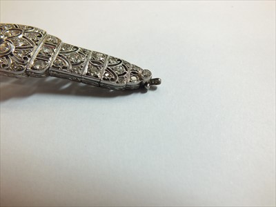 Lot 58 - An Art Deco diamond bracelet