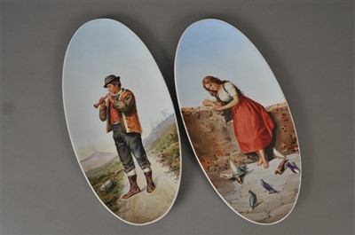 Lot 256 - A pair of Italian painted oval dishes