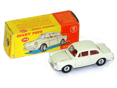 Lot 265 - Dinky 144 Volkswagen 1500 Saloon, boxed. In...