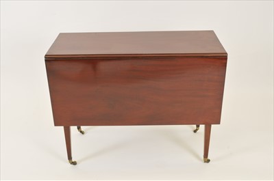 Lot 797 - A Victorian mahogany drop-leaf tea table