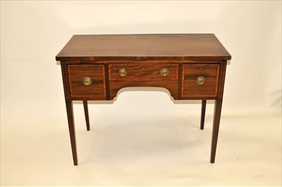 Lot 326 - An Edwardian mahogany desk