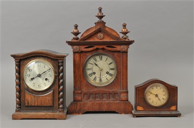 Lot 406 - A collection of mantle clocks