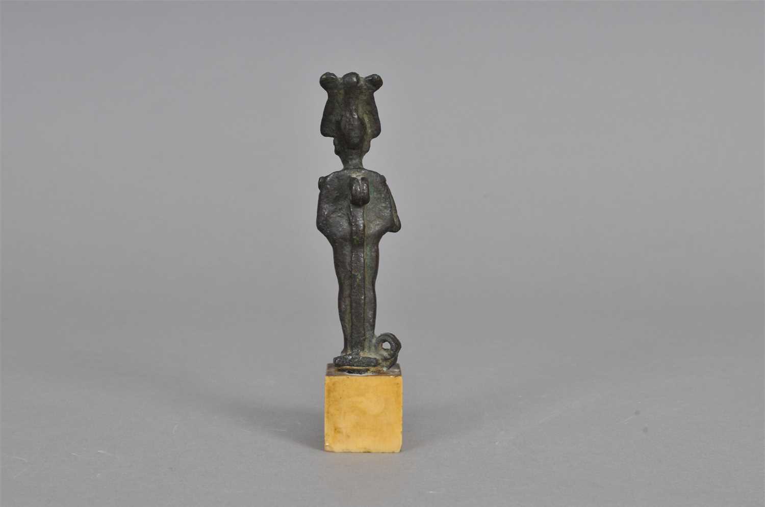 Lot 484 - A small ancient Egyptian bronze statuette