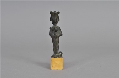 Lot 484 - A small ancient Egyptian bronze statuette
