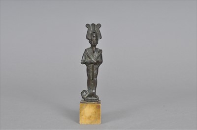 Lot 484 - A small ancient Egyptian bronze statuette