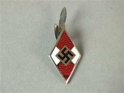 Lot 397 - A German Third Reich Hitler Youth diamond membership badge