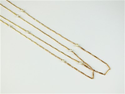 Lot 114 - An early 20th century pearl set guard chain