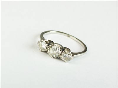Lot 82 - A graduated three stone diamond ring