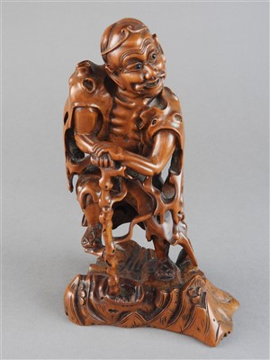 Lot 9 - A pair of Chinese boxwood figures of an...