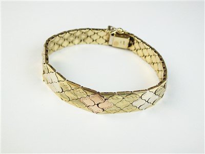 Lot 71 - A 9ct tri-coloured gold bracelet