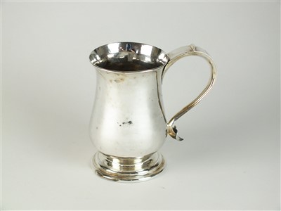 Lot 27 - A George III silver mug