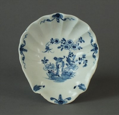 Lot 347 - Worcester scallop shell dish, circa 1756-58