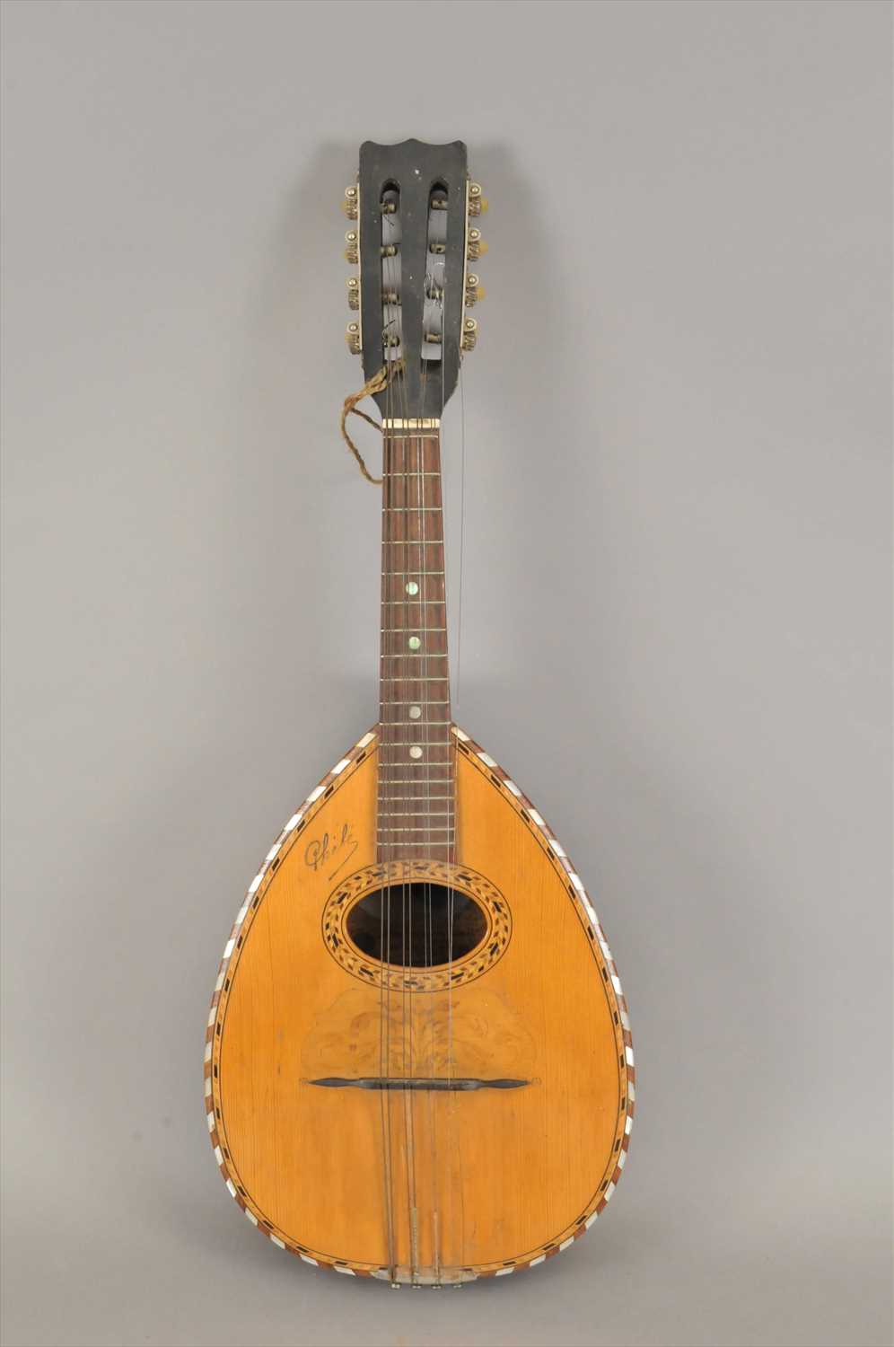 Lot 506 - An early 20th century Neapolitan mandolin