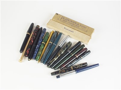 Lot 58 - A collection of assorted fountain pens
