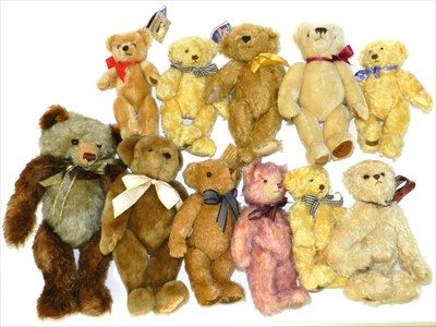 Lot 537 - Quantity of Jointed Merrythought Teddy Bears (11)