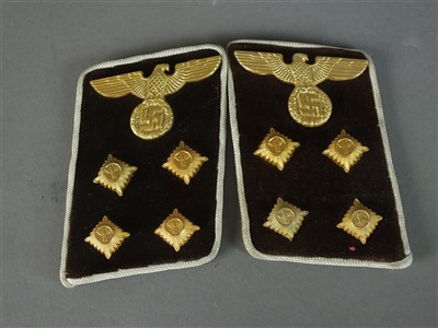 Lot 275 - A matched set of German Third Reich collar...