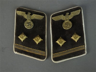 Lot 278 - A matched set of German Third Reich collar...