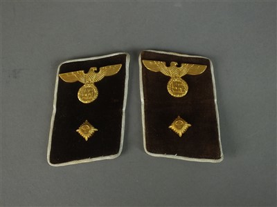 Lot 280 - A matched set of German Third Reich collar...