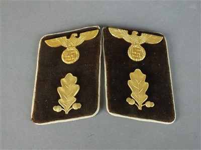 Lot 281 - A matched set of German Third Reich collar...