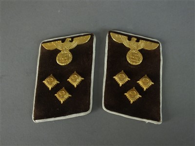 Lot 282 - A set of German Third Reich collar tabs for an...