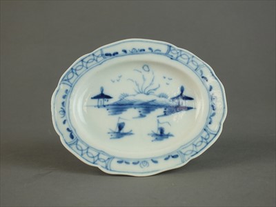 Lot 267 - Caughley toy dinner plate, circa 1780-90
