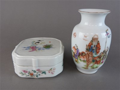 Lot 104 - A Chinese famille rose porcelain shaped square...