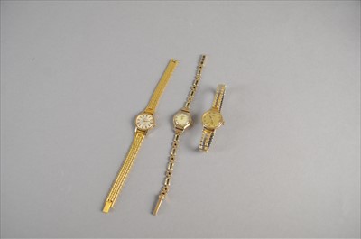 Lot 142 - A collection of three ladies watches...