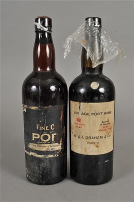 Lot 707 - Grahams 1942 bottled 1945. 17.25/20...