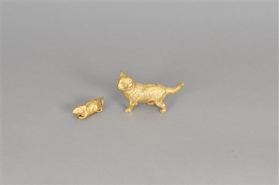 Lot 217 - A small 19th century cast brass model of a cat and mouse, each stamped 'Geschutz'