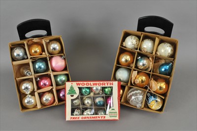 Lot 219 - A collection of early-mid 20th century Christmas decorations
