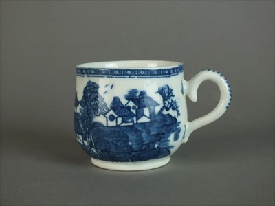 Lot 273 - Caughley custard cup, circa 1775-85