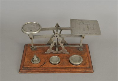 Lot 463 - A late Victorian / Edwardian postal scale set