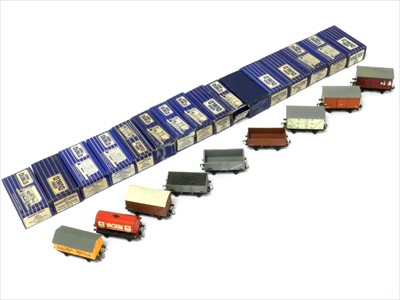 Lot 582 - Blue-Boxed Hornby Dublo 2 Rail Goods Wagons