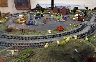 Lot 580 - Hornby ex-shop Display Train Layout, Skaledale buildings, Trains and Accessories