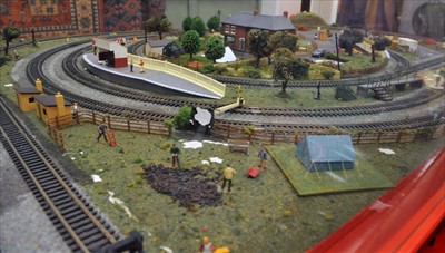 Lot 580 - Hornby ex-shop Display Train Layout, Skaledale buildings, Trains and Accessories
