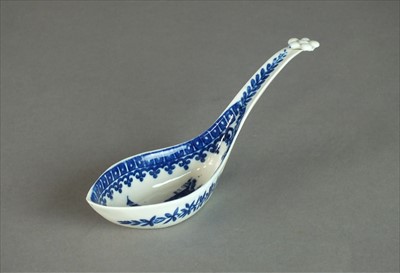 Lot 397 - A rare Worcester spoon, circa 1785