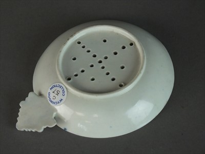 Lot 277 - Caughley egg drainer, circa 1785