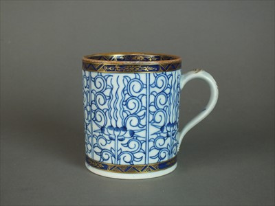 Lot 278 - Caughley 'Royal Lily' mug, circa 1786-94