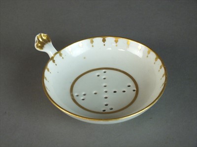 Lot 213 - Worcester egg drainer, circa 1785